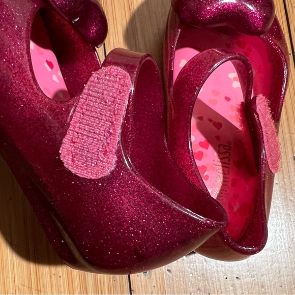 Mini Melissa Glittery Red Heart Shoes - Picture 11 of 12